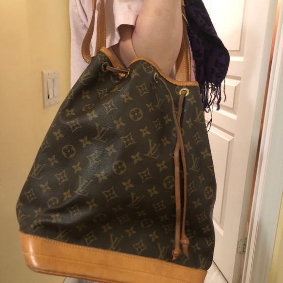 Authentic Vintage Louis Vuitton Noe Tote! - Picture 6 of 14